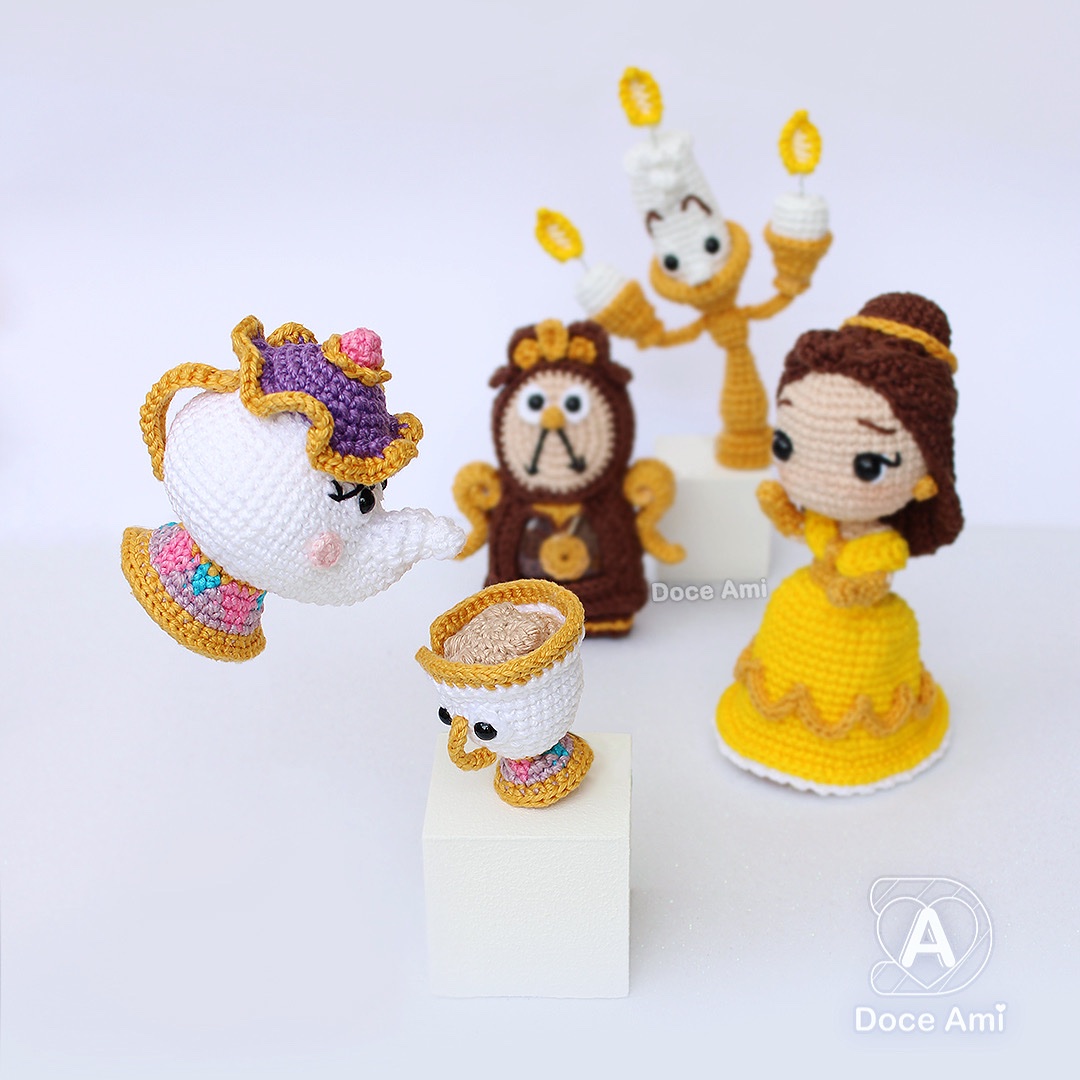 doceami's tweet image. Beauty and the Beast’s group is growing! 💛 ~ 
Patterns by @chiacrafts
Tested by @doceami ~
#doceami #chiacraftspatterns #BeautyAndTheBeast #amigurumis #amigurumicrochet #crochetpattern #abelaeafera #amigurumitester