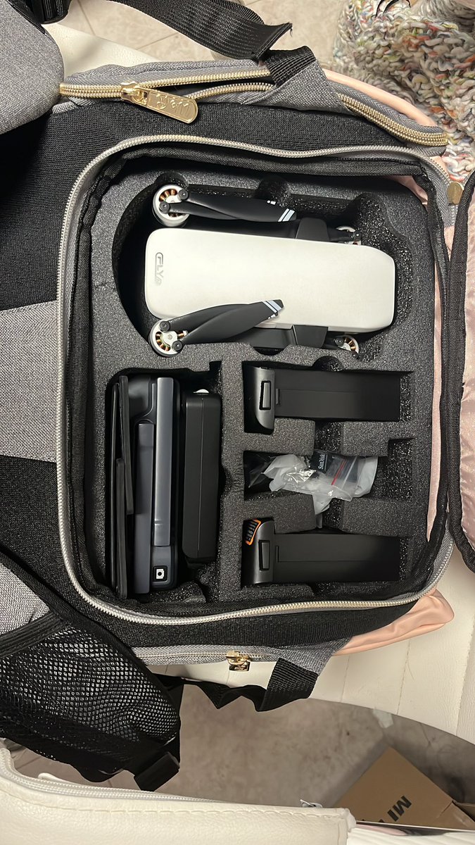 Eanair_'s tweet photo. #PosYo compré una mochila para el dron y pensaba q le iba a tener q preparar espumas y eso y resulta q entran perfectas las de la caja de fábrica.
Ahora puedo llevarlo junto con la documentación y el chaleco en el mismo sitio y todavía me cabe una cámara de fotos, móvil etc. https://t.co/P9CBSc2Vl1