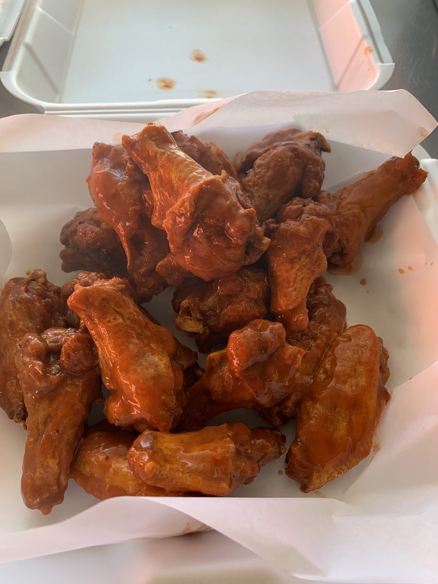 WingzandT's tweet photo. Super Bowl Wingz are the best Wingz.. WT is on fire today..: https://t.co/OmurChL92o