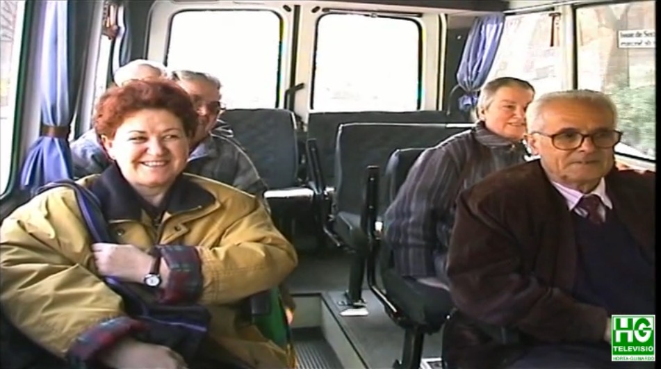 AutobusesBCN's tweet photo. #TalDiaComoHoy el 14-2-1998, comenzó a circular el microbús de Sant Genís. El primer #BusBarri de BCN, que no fue de @TMB_Barcelona fue de Rávigo. Fue una prueba piloto que resultó ser un gran éxito y una vez acabada TMB creó la 212 (ahora 112) +info https://t.co/aA9HJmWp2M https://t.co/Db516gC8oB