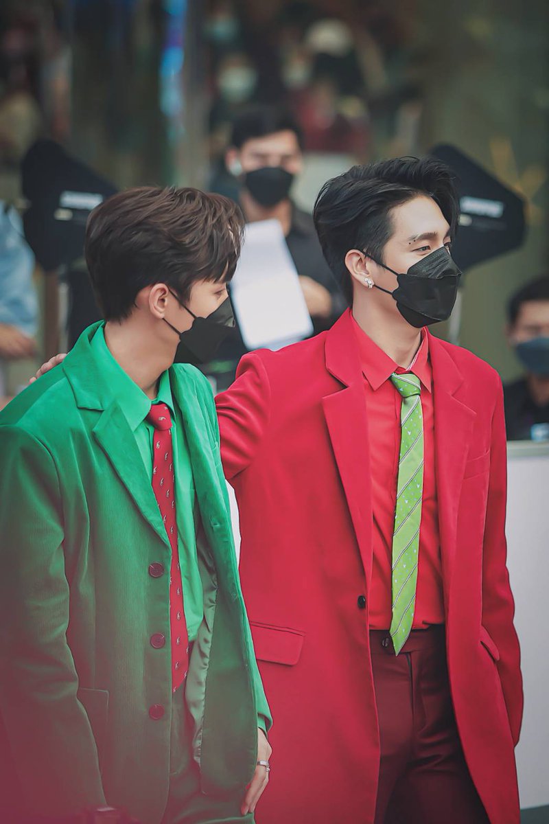 wwaannrt's tweet photo. 25/12/21
ตำนาน “ผมชอบก่อนแล้วทำไมอ่ะ”
#PromMarkJoyofXMAS https://t.co/CSfrjEFwME