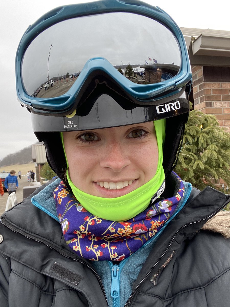 B_Carp01's tweet photo. Yesterday, I learned to snow ski! (Sort of). Conditions were really fast and icy so that made it even more difficult. But it was definitely an experience! #skiing #snowskiing #ski #PerfectNorthSlopes https://t.co/jUTSmVojLj