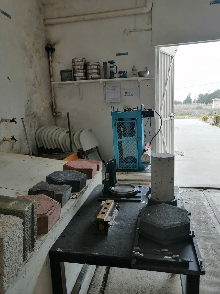 INTOTEC's tweet image. A toda empresa y fabricantes de block, tabiques rojo, adoquines en todas sus formas, celocia, etc. Estamos listos para darles el servicio de control de calidad mediante el ensaye a compresión MNX C 036-ONNCCE-2013. Solicita tu cotización al Cel: 3331073219