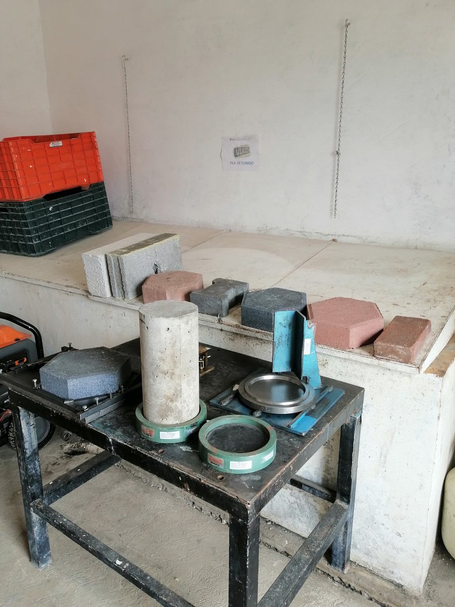 INTOTEC's tweet image. A toda empresa y fabricantes de block, tabiques rojo, adoquines en todas sus formas, celocia, etc. Estamos listos para darles el servicio de control de calidad mediante el ensaye a compresión MNX C 036-ONNCCE-2013. Solicita tu cotización al Cel: 3331073219