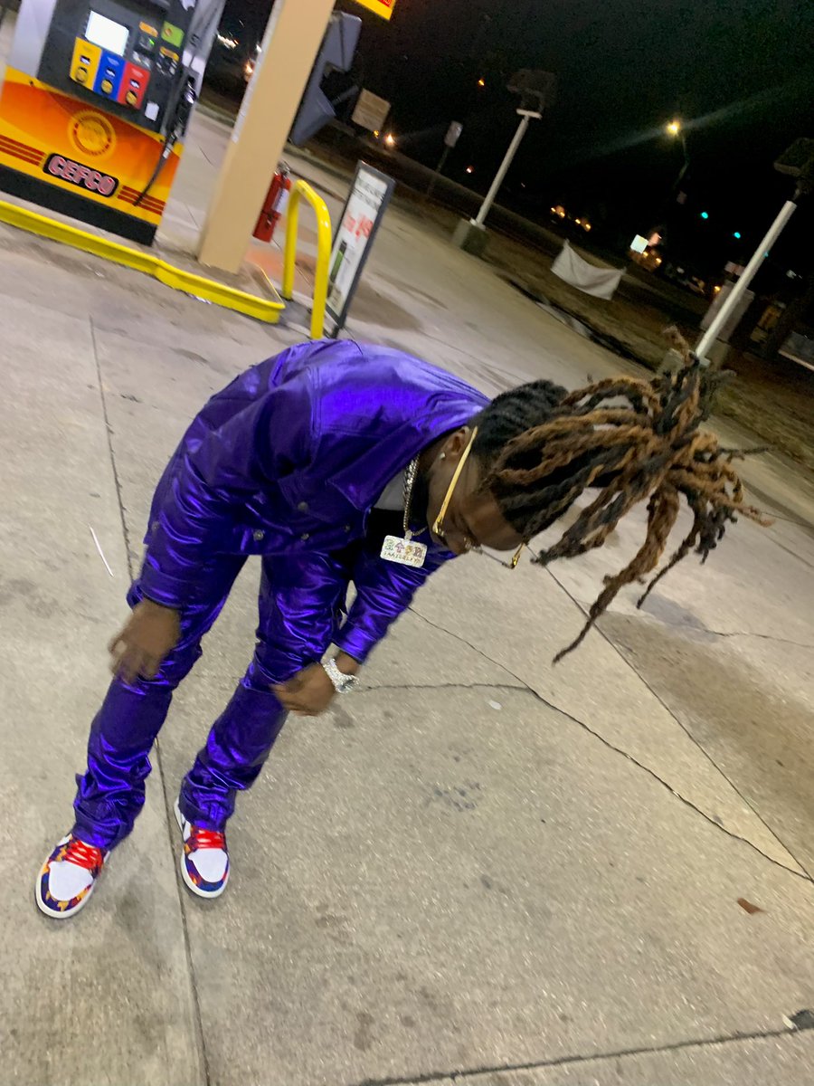 _KidKaze_'s tweet photo. I guess I look good in purple☔️ https://t.co/aiJM4jgdvc