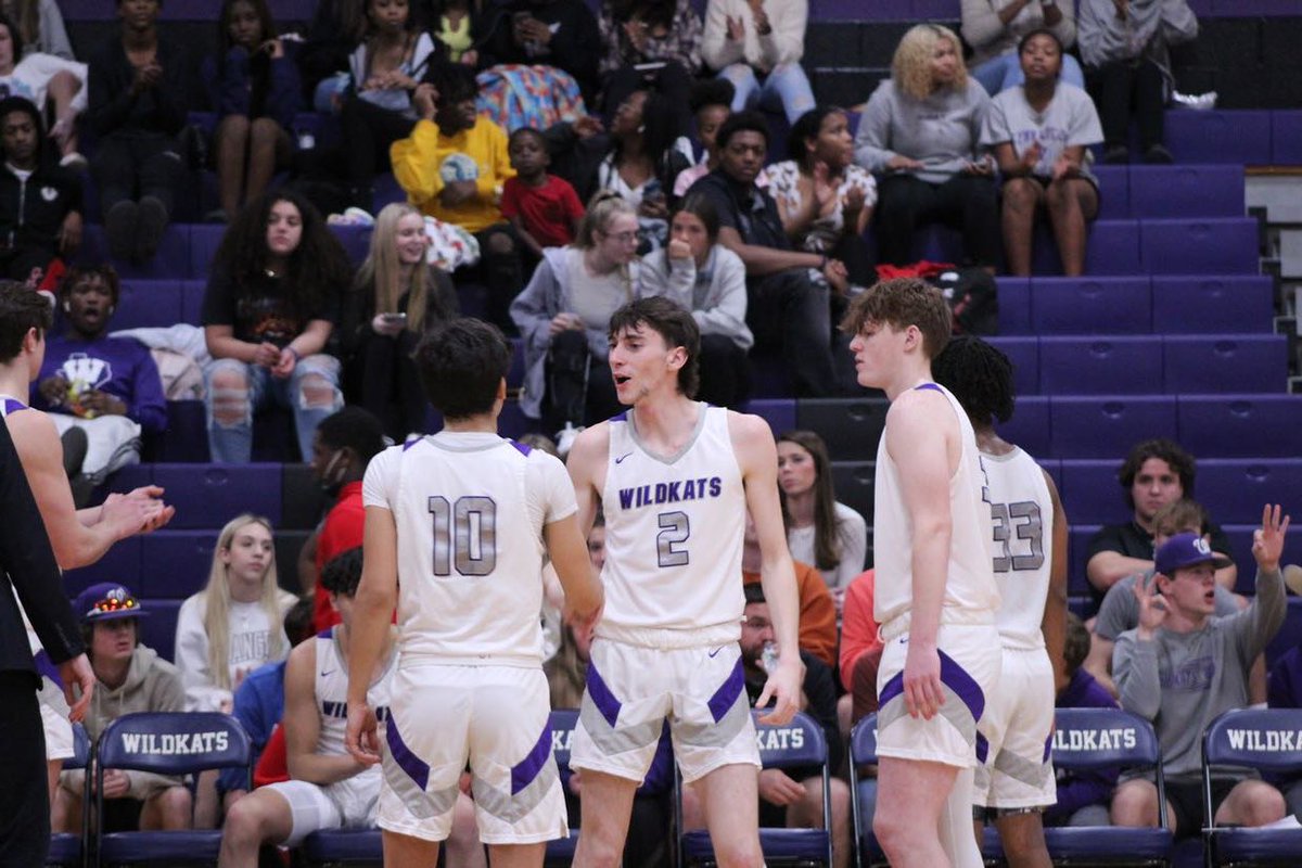 tanner79161774's tweet photo. Thank you Willis💜 #wildkatsneverdie @WillisHoops @vypehouston @CoachJGlenn @ConroeSports https://t.co/FWSCLQGza6