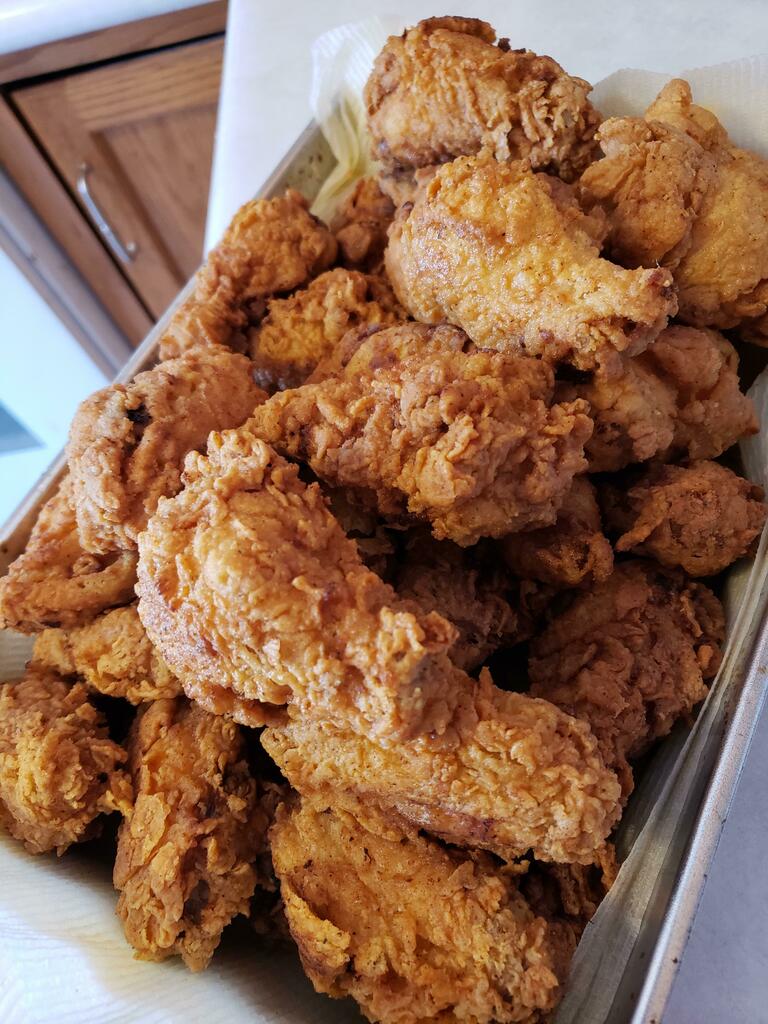foodietechlab's tweet photo. [Homemade] Buttermilk fried chicken #viral #trending #foodie #foodblogger #foodphotography #ff #tbt #ico https://t.co/wqbytsbCgm