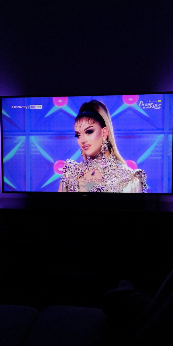 federicoghinart's tweet photo. "Io sono come il sole oggi, bacia i belli e secca le merde."
QUEEN. 👑
#dragraceitalia #rupaulsdragrace #rupauldragraceitalia #elecktrabionic https://t.co/Ew37tTlpQw