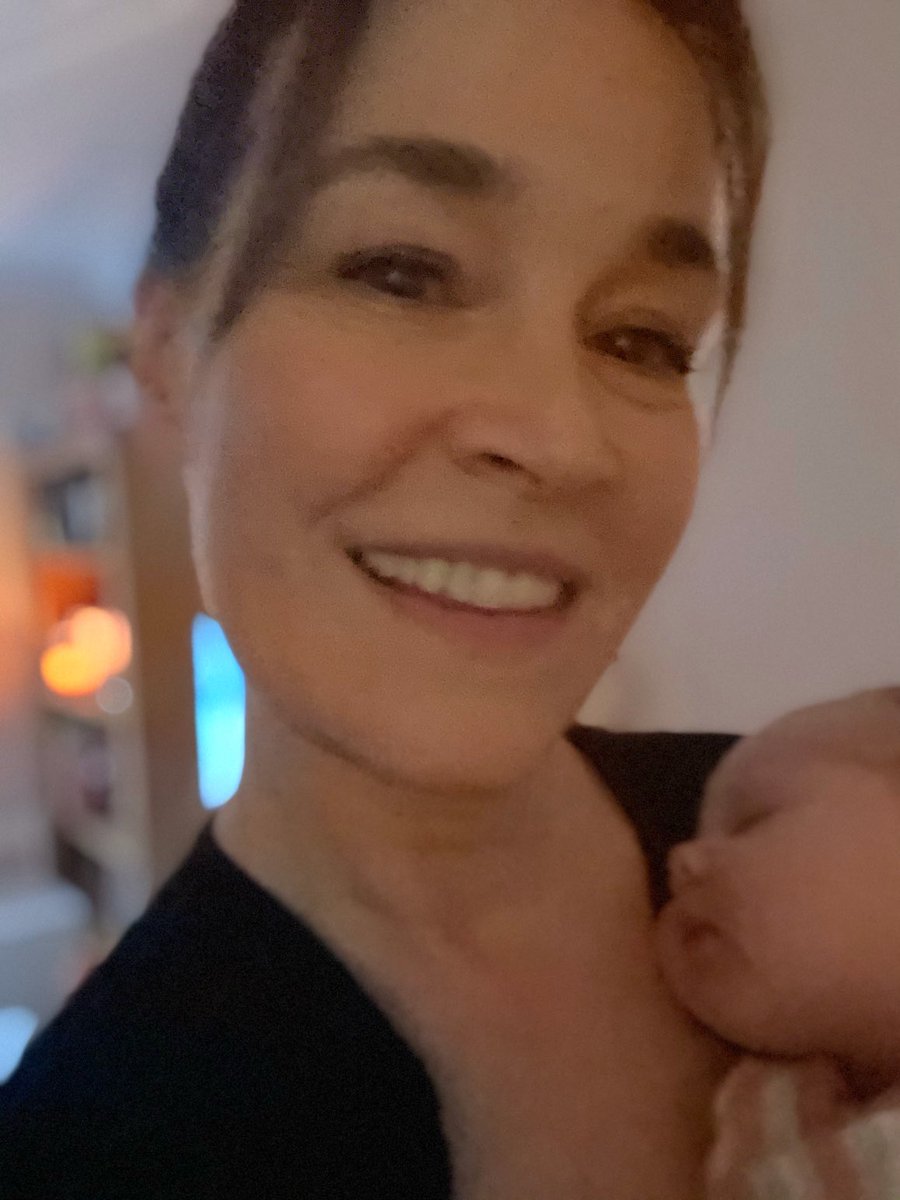 Eva Pope tweet media