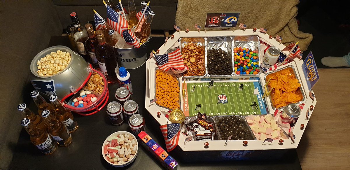 Ro0kY83's tweet photo. @Icke41 Wir sind Ready für den SuperBowl und drücken #JoeBurrow die Daumen! Spezielle Grüße gehen raus an den Hamburger Jung @CoachEsume aus Meiendorf/Berne!!
#SuperBowl #ranNFL #ranNFLsuechtig #selfmadestadion #49ers #PatsNation #Seahawks https://t.co/baxfZ791zN