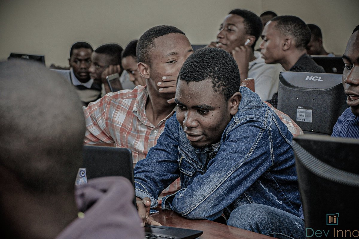 Devinno_21's tweet photo. Dans le but d'encourager les jeunes congolais de continuer à œuvrer dans le monde numérique, une seconde formation sur les #NTIC est en cours de préparation afin de contribuer au développement de notre vaste et beau pays.
@Devinno_21
#ThinkToInnove https://t.co/VxE8dT7US5