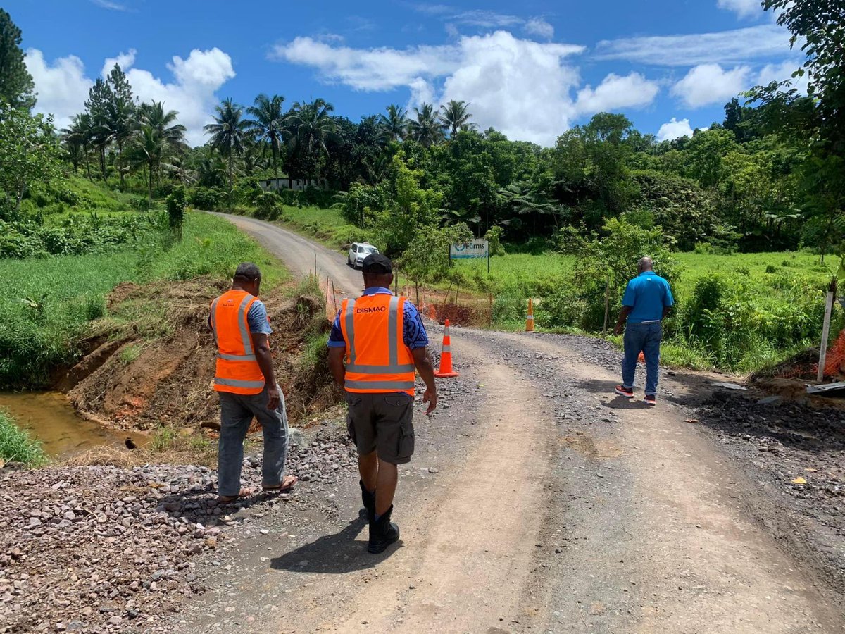 FijiGovernment's tweet photo. Minister for Infrastructure and Meteorological Services, Jone Usamate visited Wailase Road in Naitasiri where reinstatement works are currently underway after a road slip. 

#FijiNews #TeamFiji #FijianGovernment #Fiji https://t.co/SzGzlD6YSc