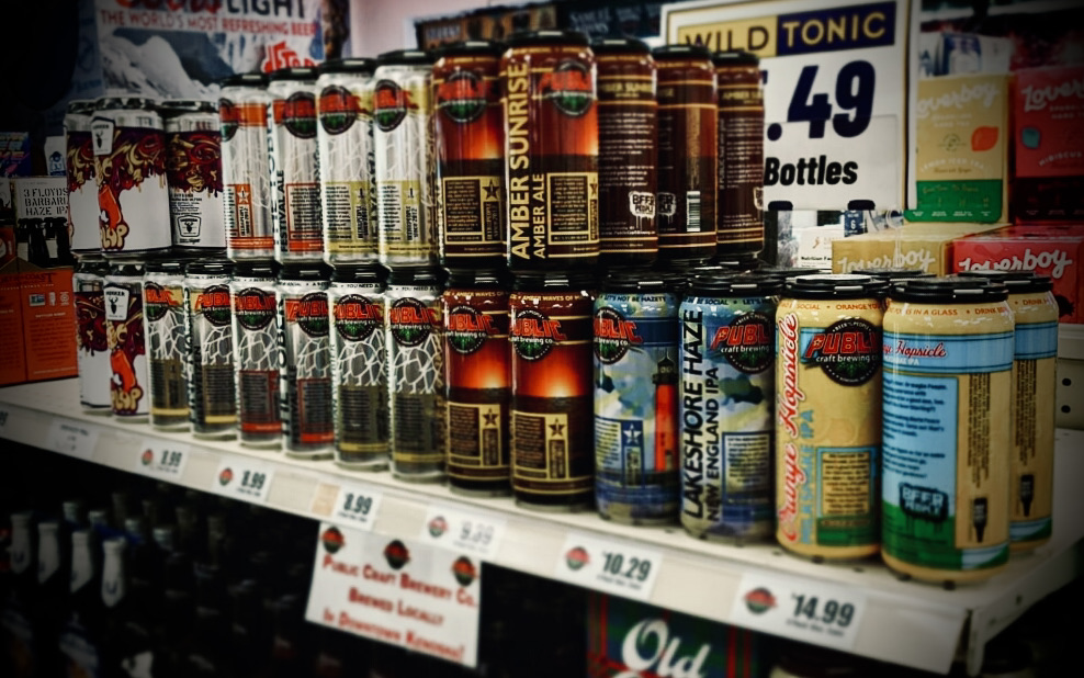 PublicBrewing's tweet photo. Is that...? It's PUBLIC out in the wild!
Come pick up a four-pack at Tenuta's! 🇮🇹

#microbrewery #pint #weekend #midwestbrewery #brewery #kenosha #beer #rarebeer https://t.co/1F0cjix8am