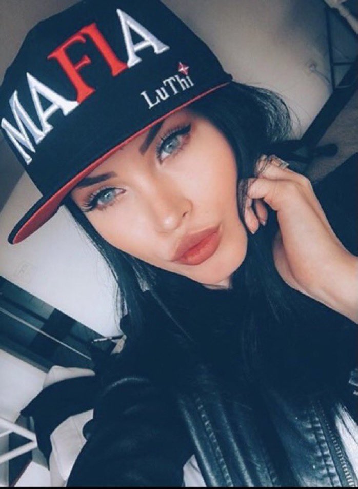 ItsDannyTDJ's tweet photo. 👽LuThi Project NFT👽

LOVE this concept👏🏼

The real life Merch you buy will be on your avatar the Metaverse🔥

Every day you can look like your avatar in real life🧢

If you buy these #NFTs u will be sent the matching Merchandise 

You can buy yours here:
https://t.co/Gae4tTiZb7 https://t.co/0bimOCZJ5f
