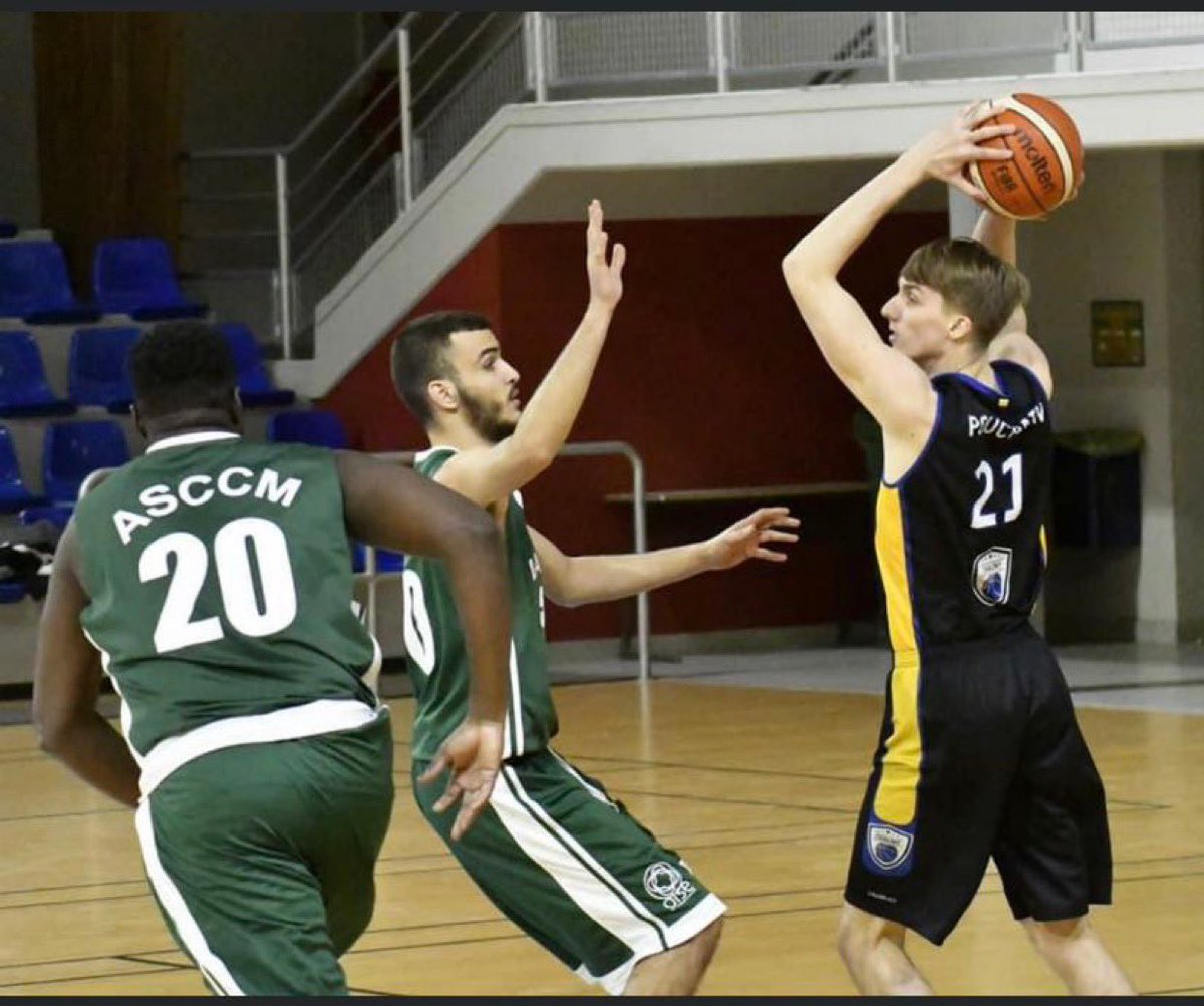 Ychlagz's tweet photo. @Thomassau_  , de Noyon jusque là N3 😮‍💨😮‍💨 #basketball https://t.co/Vc4N20GEo8