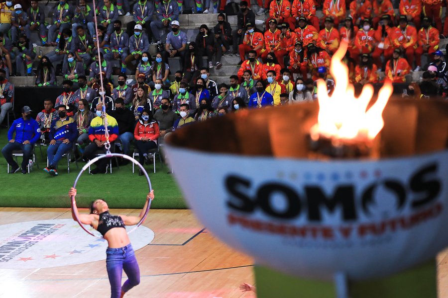 #Entérate || Durante la Ceremonia de Clausura de los XX Juegos Deportivos Nacionales, Venezuela 2022, la vicepresidenta Ejecutiva de la República, <a href="/delcyrodriguezv/">Delcy Rodríguez</a>, felicitó a todos los atletas que participaron en la exitosa edición de estos Juegos Deportivos Nacionales.

#13Feb
