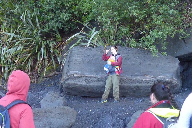 A little late but sharing one of my favorite photos in honor of #InternationalWomenAndGirlsInScienceDay - Dr. Lorna Strachan, sedimentology lecturer @ University of Auckland teaching in the field while holding her daughter during the 2018 IODP School of Rock workshop.  (@NZSeds)