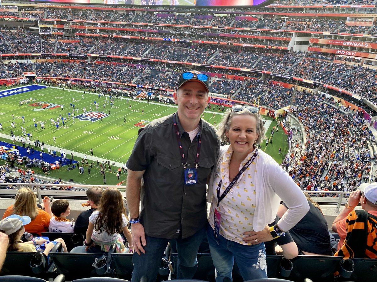 #SuperBowl - pretty incredible. Thanks #Snickers