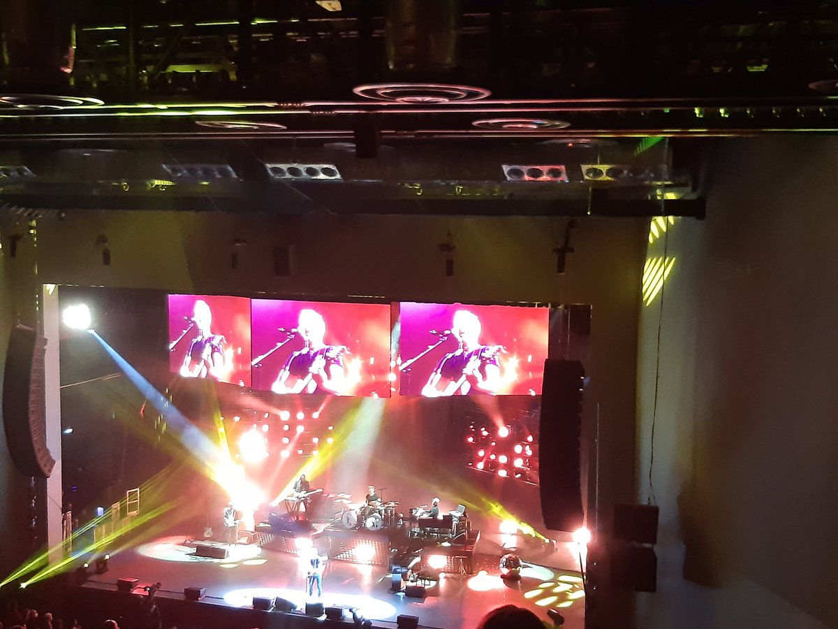 chr1stopherleo's tweet photo. Days like these, lead to nights like this ...!!
First live music in, like, forever!!
#JamesBlunt #LiveMusic #SundaySession #YourBeautiful #BonfireHeart #In1973 https://t.co/bJzDapUPcy