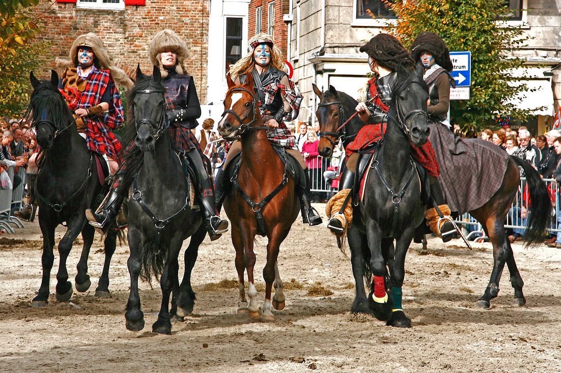 De voorbereidingen zijn alweer begonnen hoor! We hopen op een prachtige dag. Zin in!