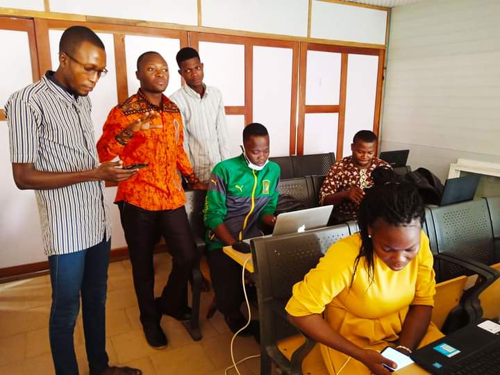 We trained #CSOs on the use of the iNaturalist application and the QGIS software.  This activity is part of the project 'Capacity Building of Biomanagers (#RCBio)' which is part of a large program called '#Biodiversity Collection & Information Program (BCIP)'
#NewDealForNature