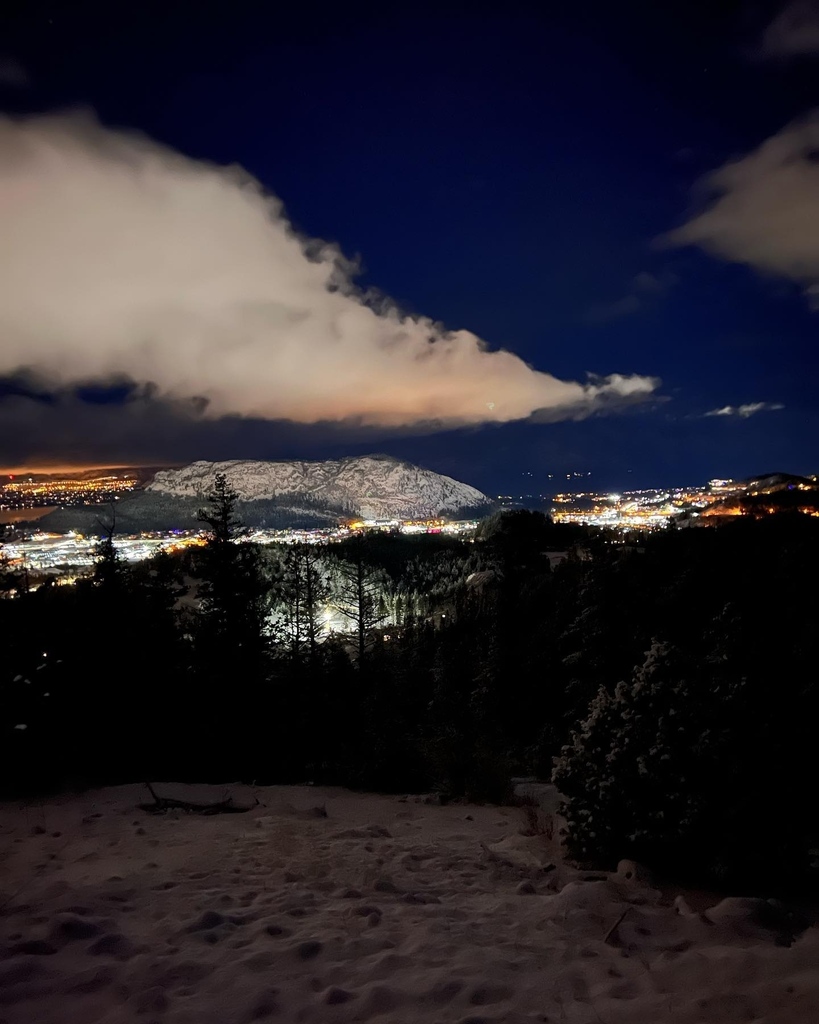 VisitWestside's tweet photo. Night shot from McDougall Rim looking towards Mt Boucherie, West Kelowna, and Kelowna. ⁠
⁠
📷: @tourismchris - thank you for sharing your adventures with us!⁠
⁠
#WestKelowna #pnwonderland #exploreKelowna #okanaganvalley #exploreBC #visitwestside #… https://t.co/YE0L9BRN4c https://t.co/p193Nez58U