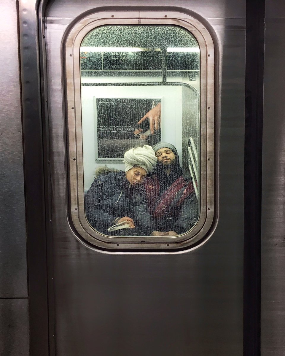 eamondolan's tweet photo. Together on the #2train
#valentinesday #subway #nyc #latergram https://t.co/yqj8b44KQ5