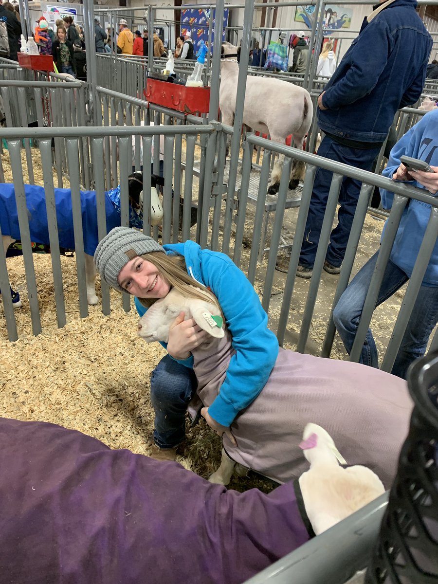 Congratulations to Reagan for catching at the San Antonio Calf Scramble tonight!!!! Way to go!!!