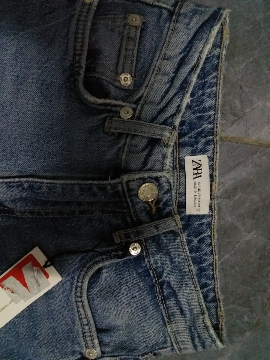 Stooterr's tweet photo. ส่งต่อ ยีนส์ Zara ไซด์ 32 มือหนึ่งค่ะ ราคา 800 รวมส่ง ขอรูปเพิ่มเติมได้จร้า #Zara #ยีนส์zara #ส่งต่อกางเกงยีนส์ #กางเกงยีนส์ซาร่า https://t.co/6nYAJ2zVsM