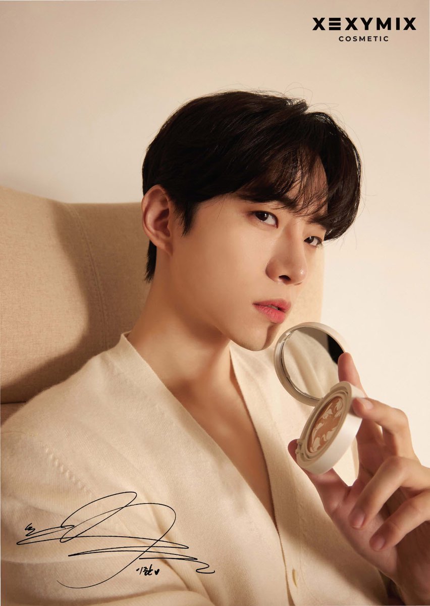 XEXYMIX_KOREA's tweet photo. 해피 발렌타인데이💝
젝시믹스가 초콜릿 대신, 
#준호브로마이드 를 준비했습니다🎁

지금 젝시믹스 매장으로 달려가
코스메틱라인 5만원 이상 구매하시면, 
준호 브로마이드를 겟 할 수 있어요!

자세한 내용은 아래 링크를 확인해주세요💕
https://t.co/bxXMZGJ76g

#젝시믹스코스메틱 @dlwnsghek https://t.co/o8MBozzbf4