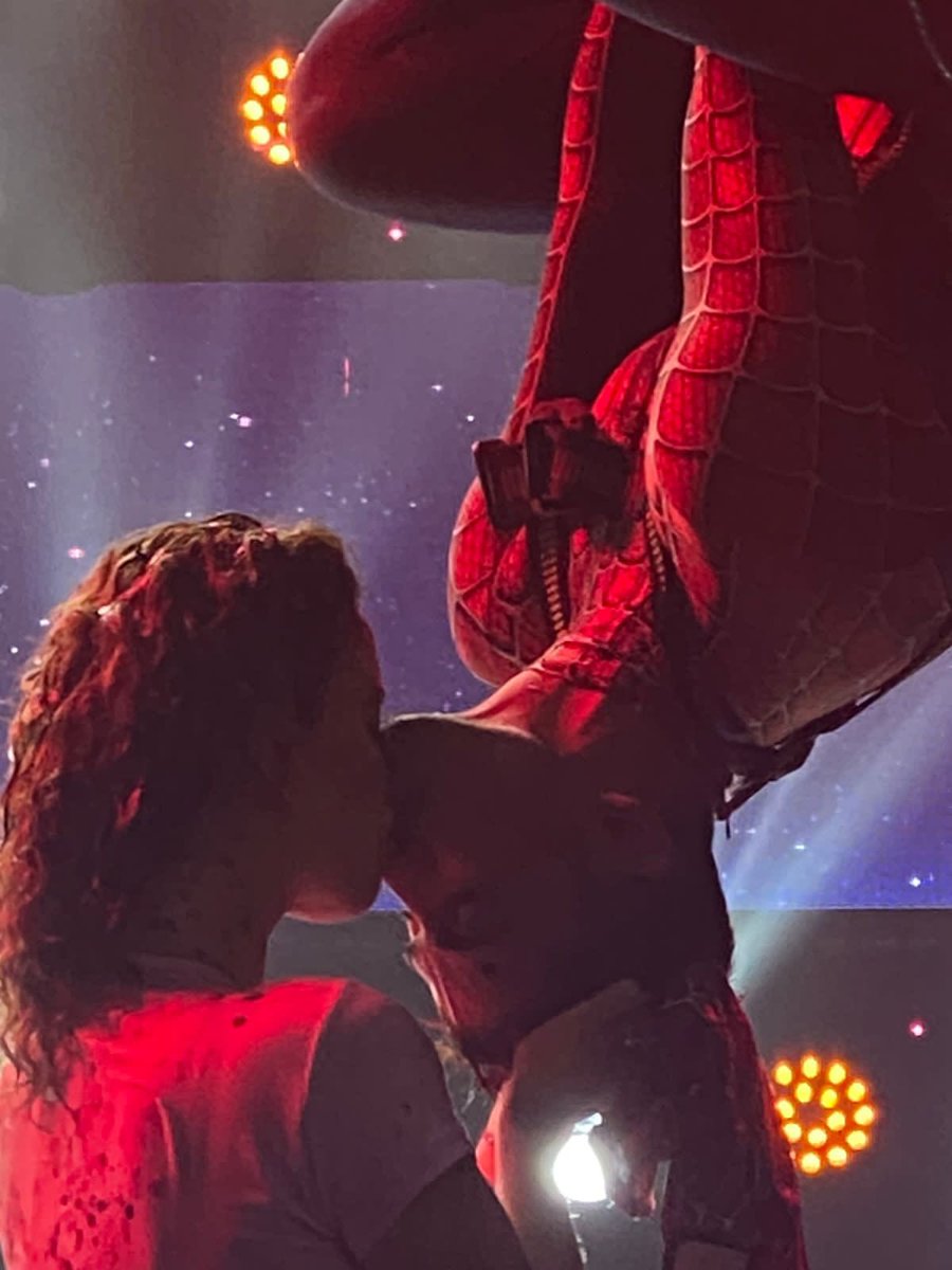 MalandroBigoton's tweet photo. #Bolivia y @cevallosmare  ya comenzaron a enamorarse mutuamente. 

Ahora van a entender porque tiene mi mundo de cabeza. 🖤 https://t.co/Mv1xFt5wUI
