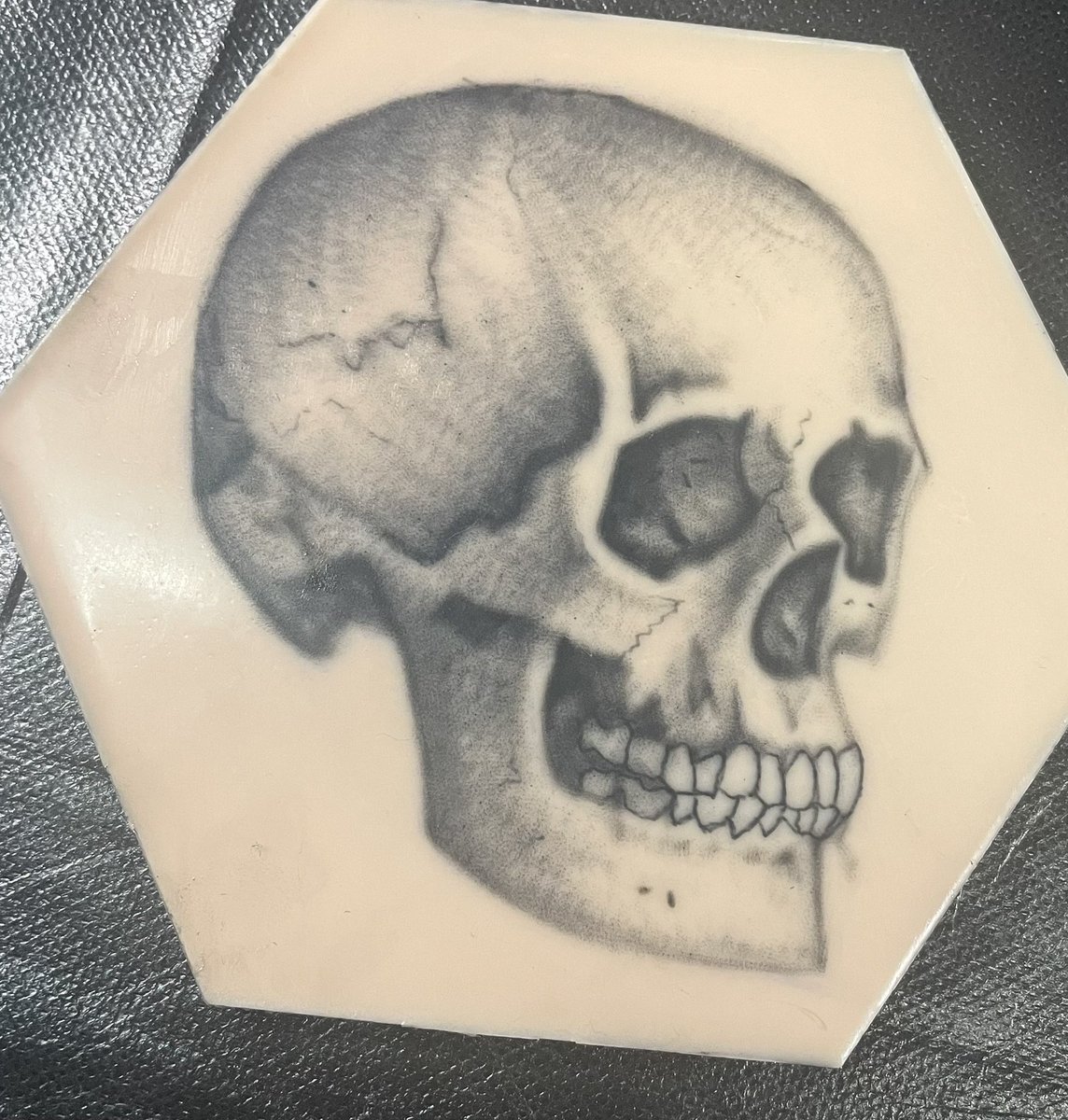 sheepscribbles's tweet image. Some fake skin practice