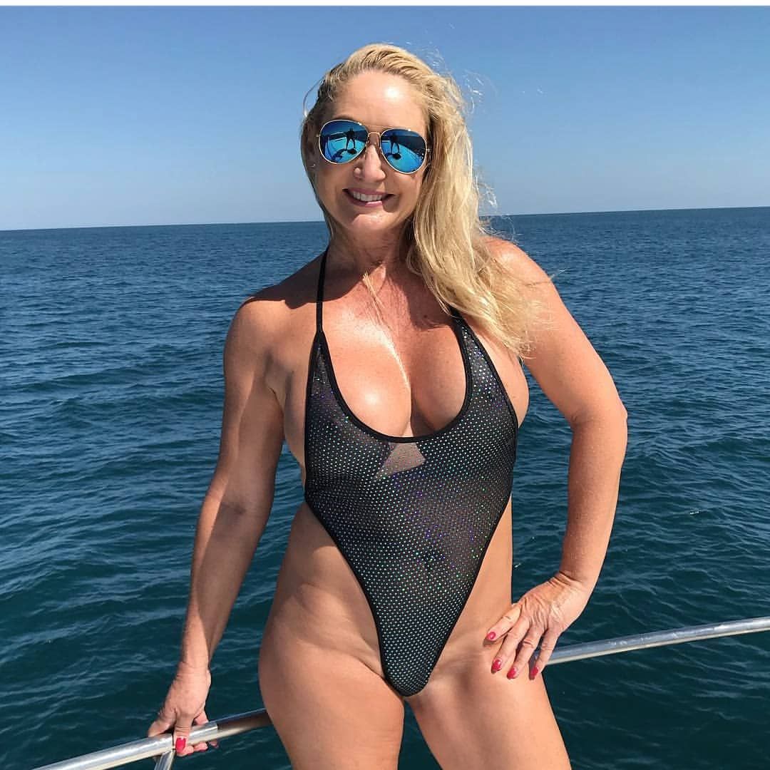 Sexy MILF Instagram 👉 bit.ly/2DkaYxZ Linktree: linktr.ee/milfmodelsmedia @...