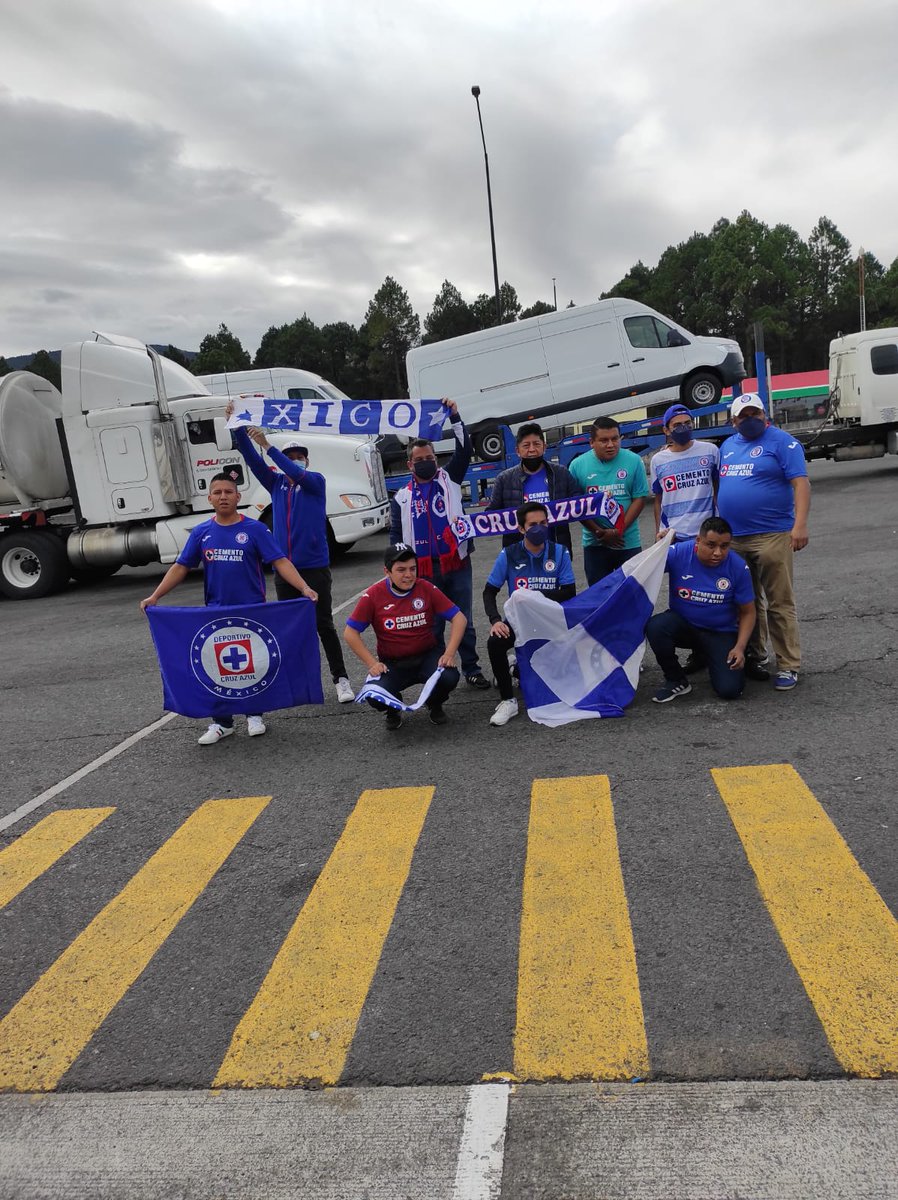 TeczonCarlos's tweet photo. Con todo el entusiasmo por apoyar al Azul desde el estado de Veracruz, rumbo al Azteca https://t.co/ELbPrROfWW