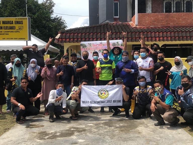 mhaiqalsyahid's tweet photo. Khidmat Komuniti Gotong Royong @ Pusat Jagaan Warga Emas Aminur Ain, Kamunting.
Tahniah dan syabas kepada semua sukarelawan !
Terima kasih @mnrzwani sudi join ๐บ.
#ServingTheYouthCommunity
#MBDIpoh https://t.co/QfXaZVxkYF