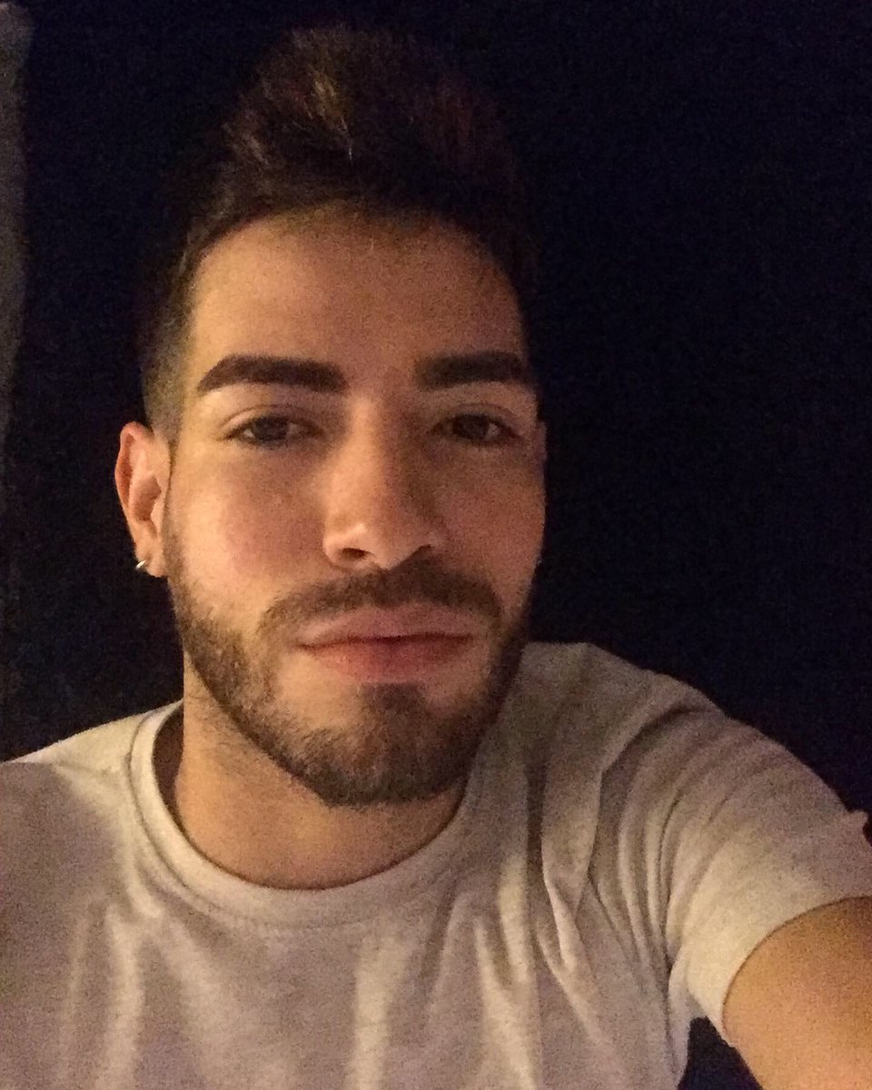 _AngelLeviathan's tweet photo. Hoy quiero besitos y mucho cariño 🥺😒 https://t.co/h8lMZFx8iR