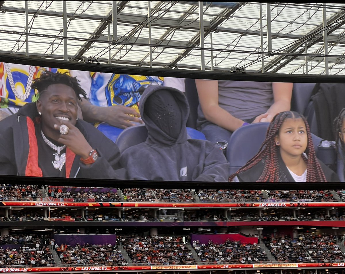 Imagine paying $50,000 for a ticket, just to not watch the game. Only Kanye lol #SuperBowl