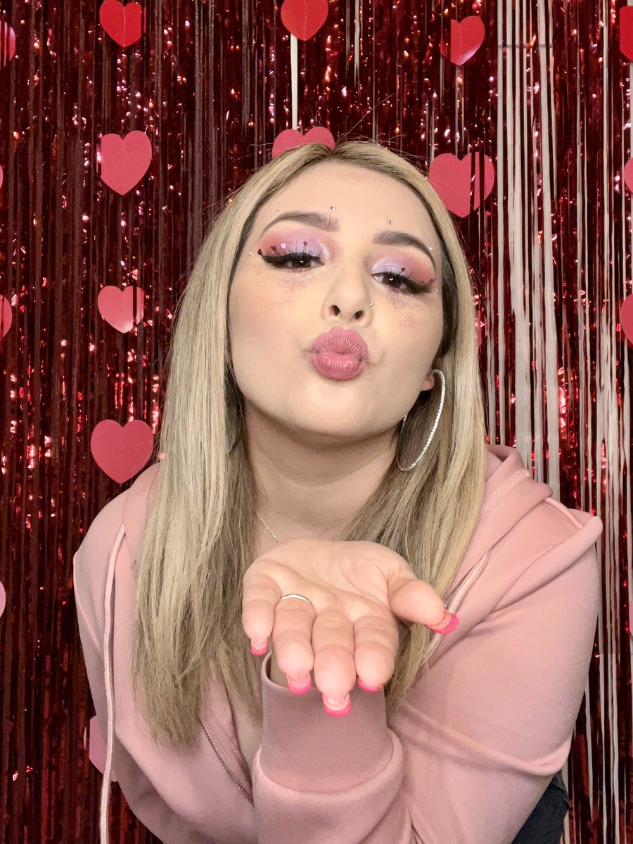 queenbraandy's tweet photo. heavy on self love baby 💅🏻 https://t.co/Ifw6mIVyP1