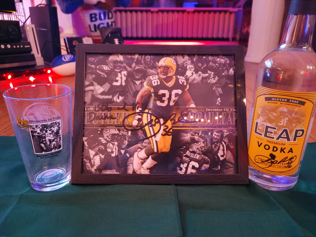 SuperB0B's tweet photo. Congratulations @leap36 on the Hall of Fame induction! Much deserved!!!!! https://t.co/QDl3REcwY9