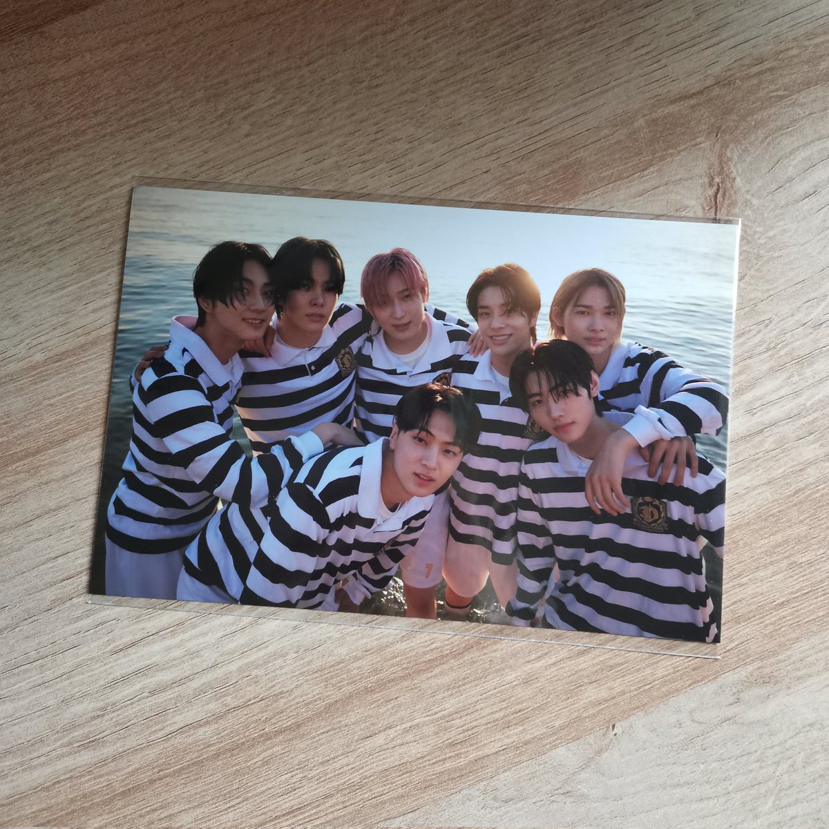 arkshoon's tweet photo. hi, @love_wonie — sorry for the late feedback, the d:d wev pob poster arrived safely! thank you sm for the fast transaction. got this on wonie's bday ^^ ... #fromintchoco https://t.co/Iljq9lS8FP