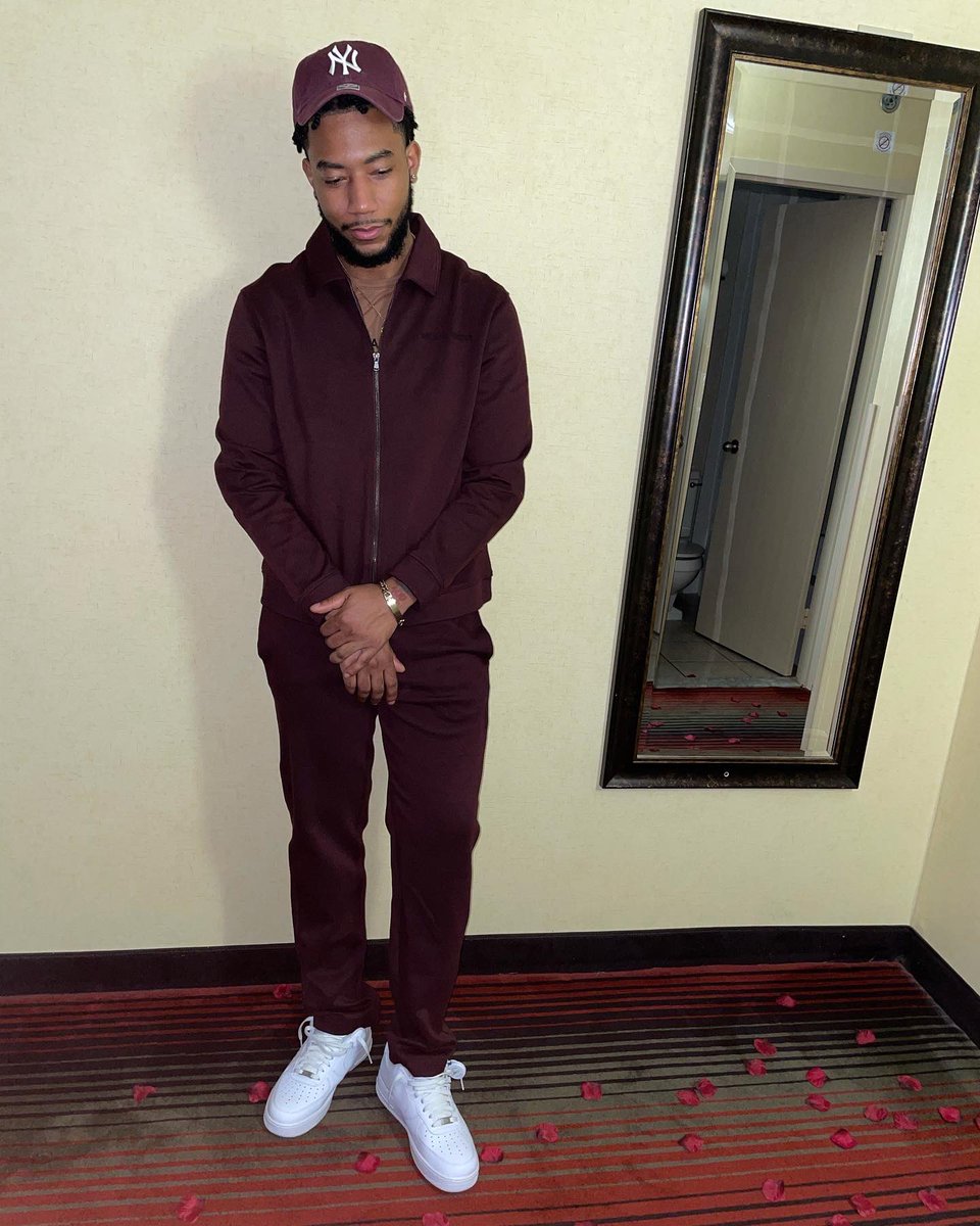 MalikkClarke's tweet photo. Feel Young but they treat me like the OG🤩🥶 https://t.co/p9m5LX2KUw