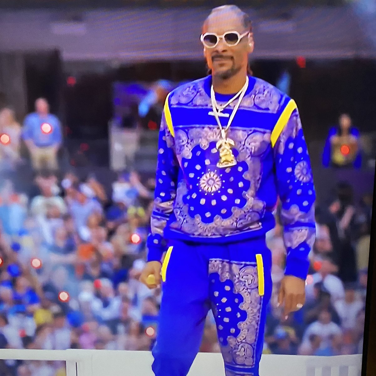 drop the liketoknowit link Snoop I need this outfit #SuperBowl #PepsiHalftime