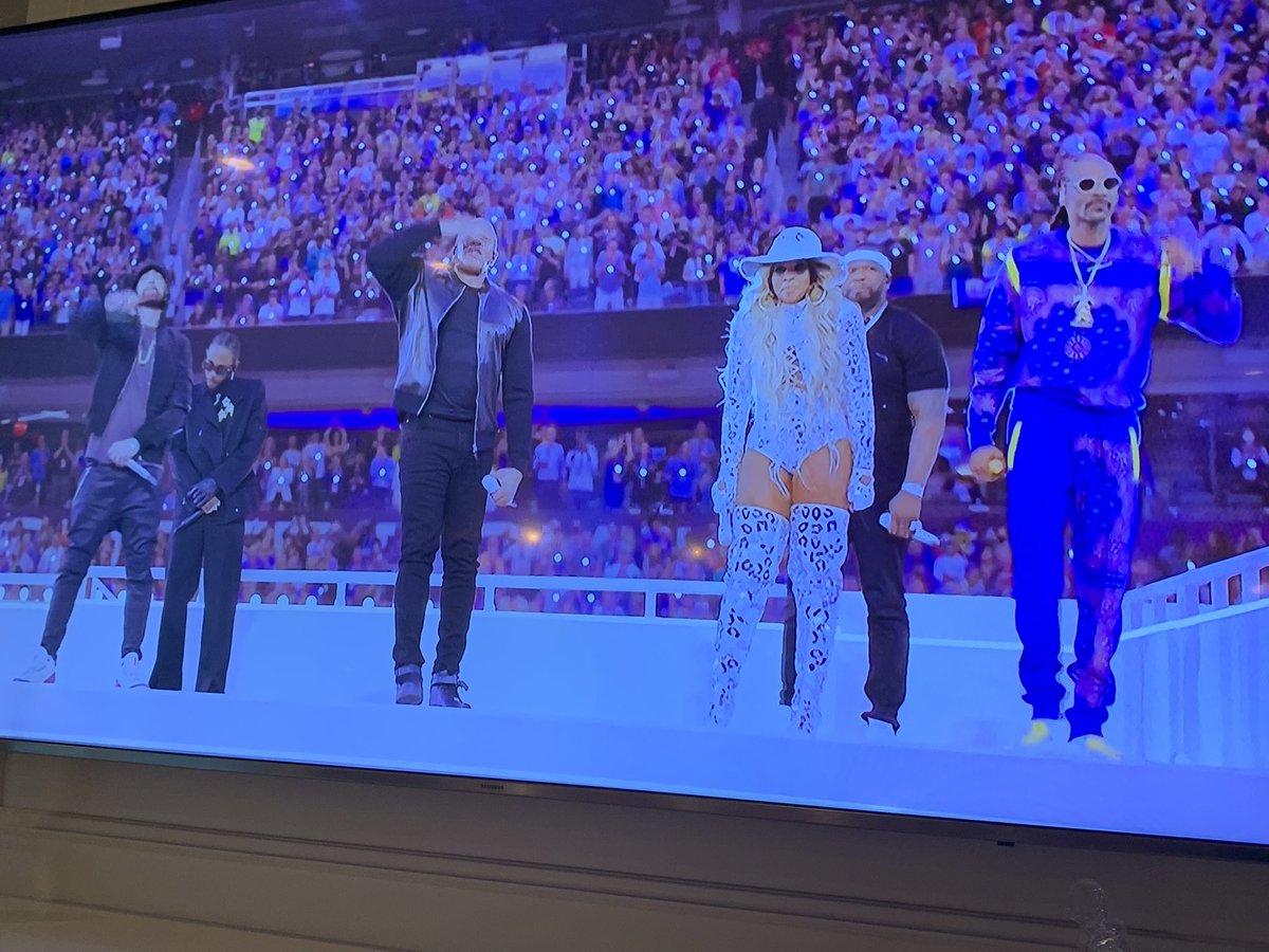 I’m telling my kids this is the Avengers. #PepsiHalftime #SuperBowl