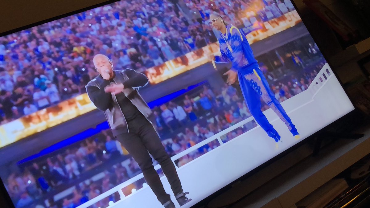 aapacheco's tweet image. Me permitindo ser humilhada com esse #SuperBowl