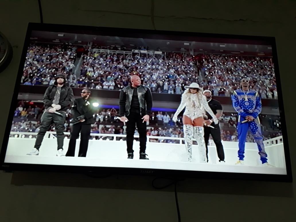 #SuperBowl
Muy bien espectáculo de 1/2 tiempo...saludos desde Panamá..🇵🇦👇