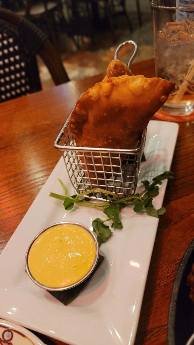iamlshauntay's tweet photo. Hubby and I aren't watching the Superbowl this year.  Instead we went to @CubaLibreDC and indulged in some amazing food for dinner. Such a great way to spend our last night in DC. Currently watching anime and reading other people's tweets about the game. https://t.co/4iKP4vAqi8