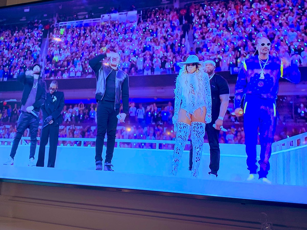 Jnohely21's tweet photo. I’m telling my kids this is the Avengers. 

#PepsiHalftime  #SuperBowl https://t.co/CpcgatmdKc