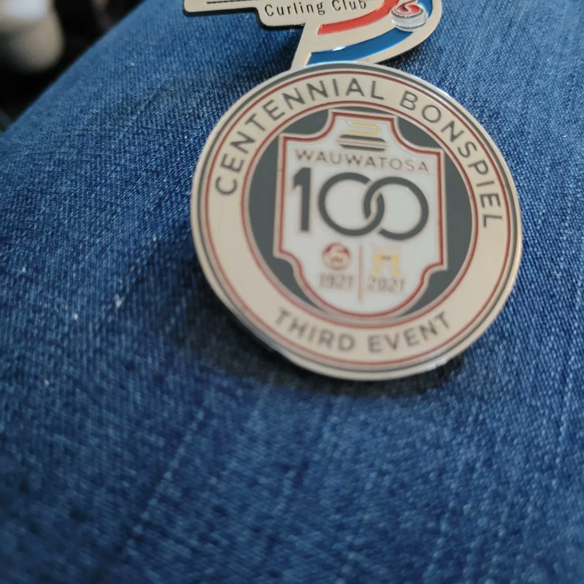 preppiecurler's tweet image. Another fun weekend in the books. #curled with some lovely gentlemen from Columbus OH. Happy Anniversary @CurlTosa ! #goodcurling #curler #curling