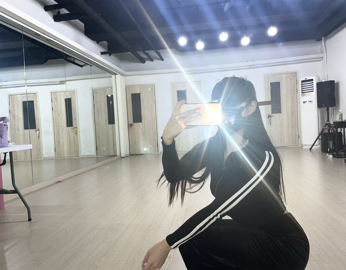 twtlunarsolar's tweet photo. › ⠀ lunᥲr ⠀ : ⠀ solᥲr ⠀ 𓋭 ⠀ 𝓸. ⠀ 🌙 ⠀ ffıcıᥲl ⠀ ᦾ ⠀ 𝕖͟𝕧͟𝕖͟𝕟͟𝕥͟𝕤͟ ⠀ ズ     ·         #DC1stCB  !

La última en salir de casita es Emily, quien ya se encuentra lista para apoyar a @DC_OfficiaI esta noche. https://t.co/Cdv0TcUuRu