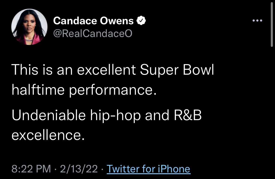 Looks like these chucklefucks didn’t coordinate before the halftime show. #HalfTimeShow #SuperBowlLVI